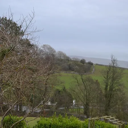Underwood House 4*