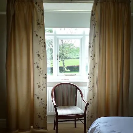 Underwood House 4* מילום