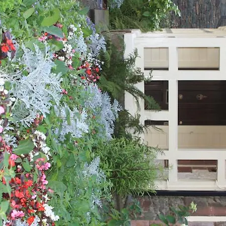 Underwood House מלון 4*
